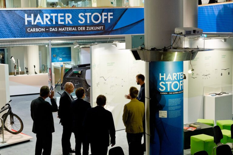 2014: Die Sonderausstellung „Harter Stoff: Carbon - der Werkstoff der Zukunft“ im Deutschen Museum in München, initiiert und organisiert vom Spitzencluster MAI Carbon, ist ein Publikumsmagnet und in den Folgejahren auch in Bonn und Augsburg zu sehen.