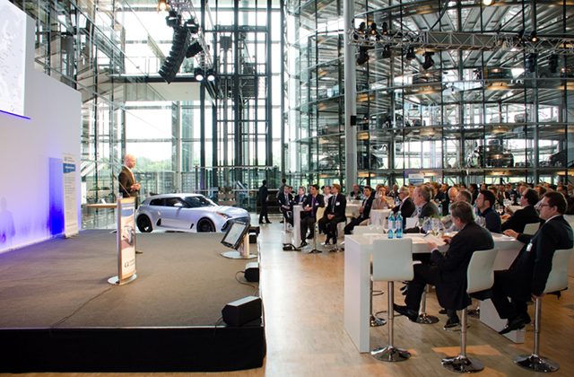 Auch die überregionalen Veranstaltungsformate des CCeV, wie beispielsweise das jährlich stattfindende Automotive Forum, können sich schnell im Veranstaltungskalender der Composite Community fest verankern.